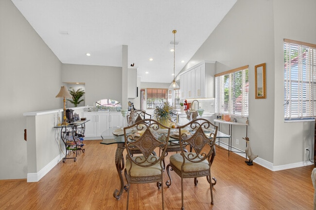 Building Photo - 7677 Lexington Club Blvd