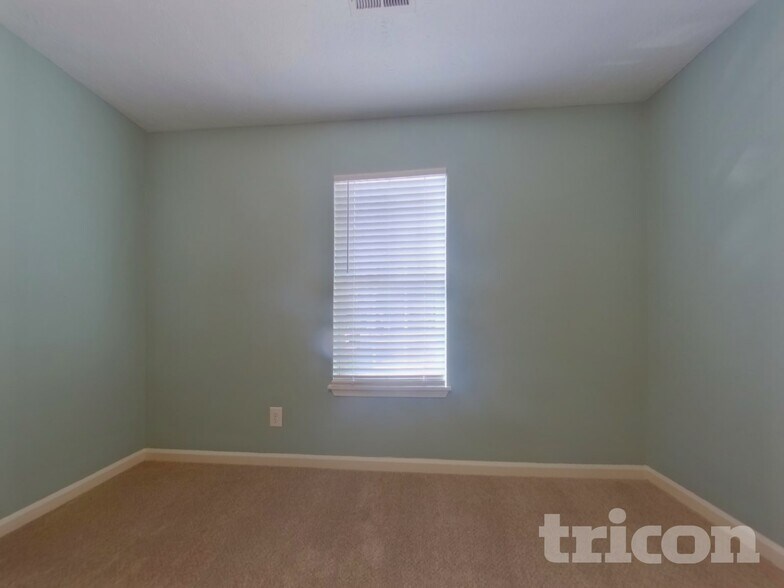 Building Photo - 303 Mephisto Cir