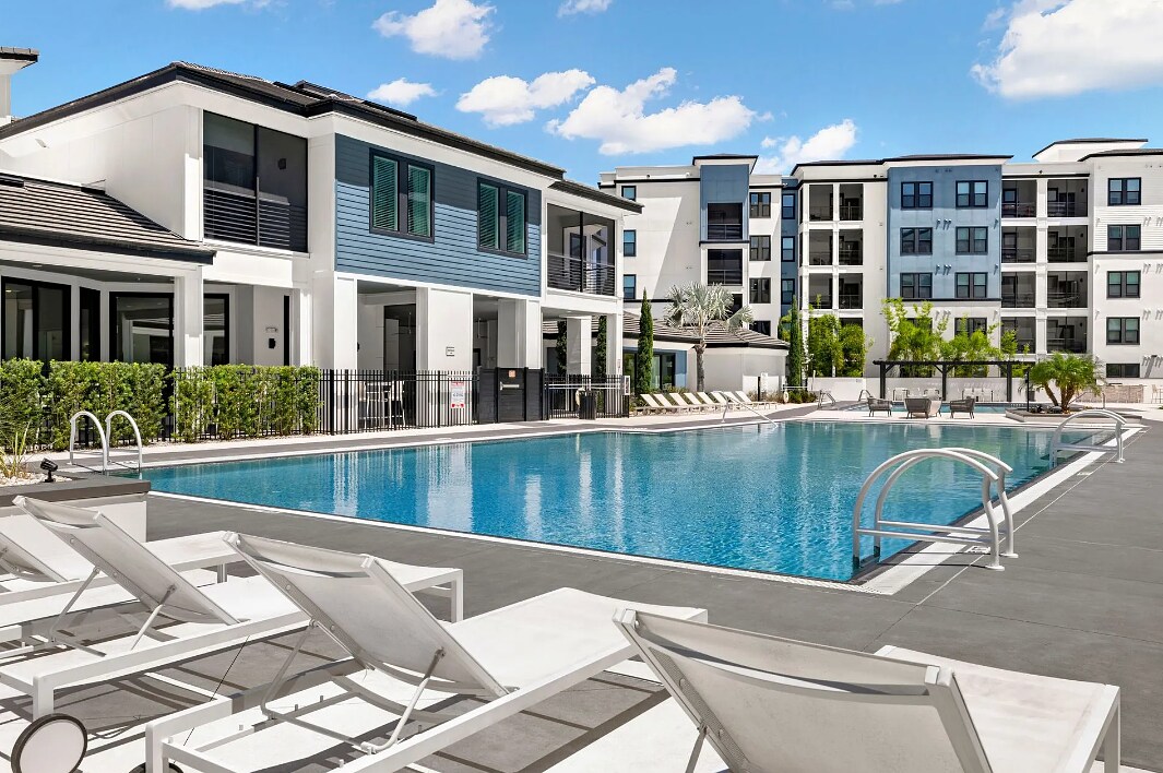 Building Photo - 4950 W Prescott St