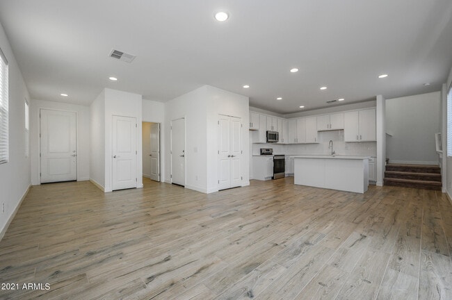 Building Photo - 9517 E Talon Ave