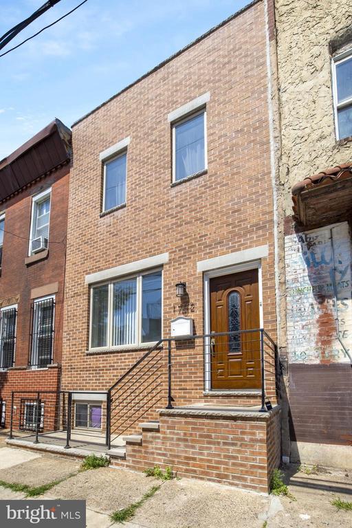 Building Photo - 1702 S 16th St