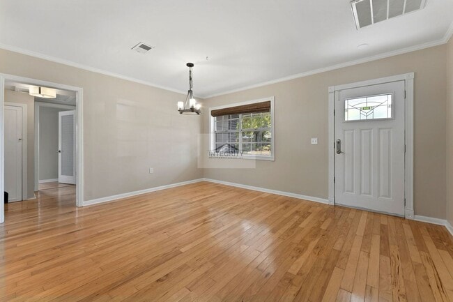 Building Photo - 4619 W Bay Villa Ave