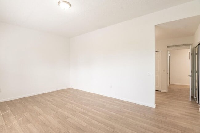 Building Photo - 1650 Presidential Way