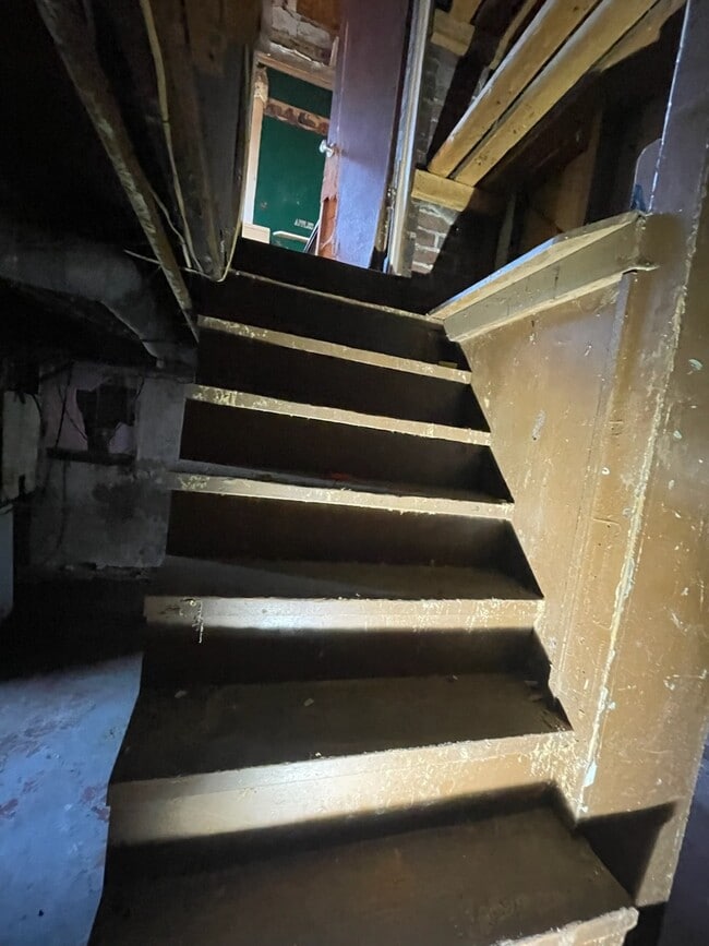 Building Photo - 7 E Owen St
