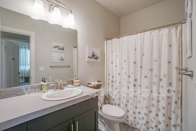 Building Photo - 11812 NE 137th Ave