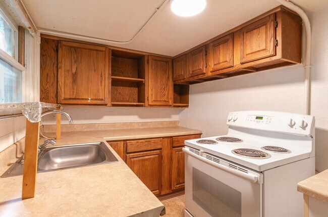 Building Photo - EN331 Malaga Ave