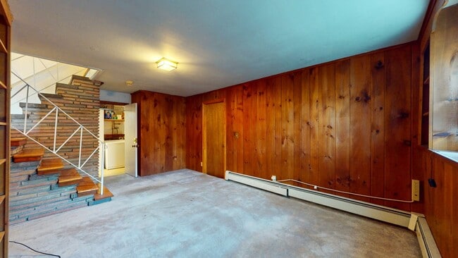 Building Photo - 3 Bedroom Split Level in Woodbridge