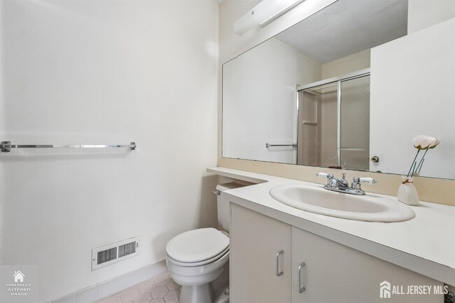 Building Photo - 289 Bromley Pl