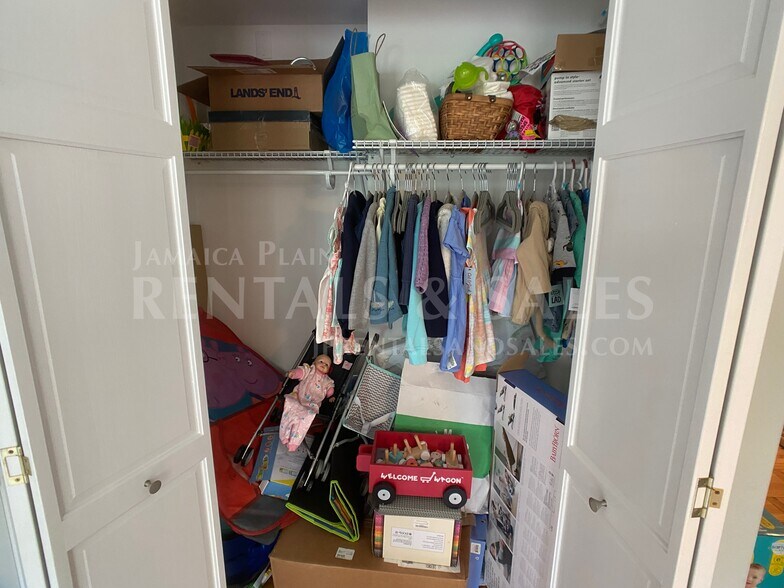 Building Photo - 27R Eliot St