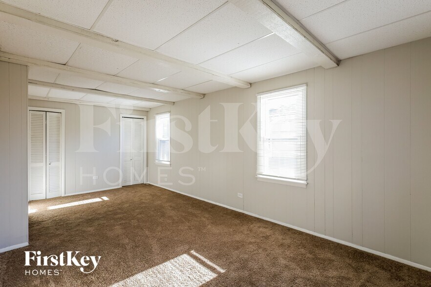 Building Photo - 3915 N Park St