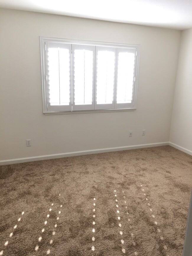 Building Photo - 4 Bed, 3.5 Bath Antioch Home with Loft