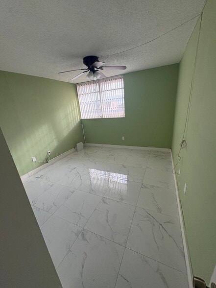 Building Photo - 8889 Fontainebleau Blvd