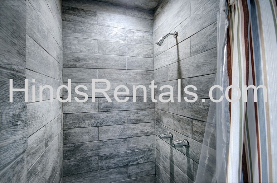 Building Photo - 1110 Quinn St