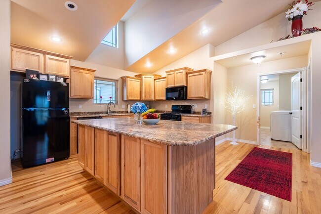 Building Photo - Great 3-Bedroom 2-Bathroom Home with Space in Cheyenne