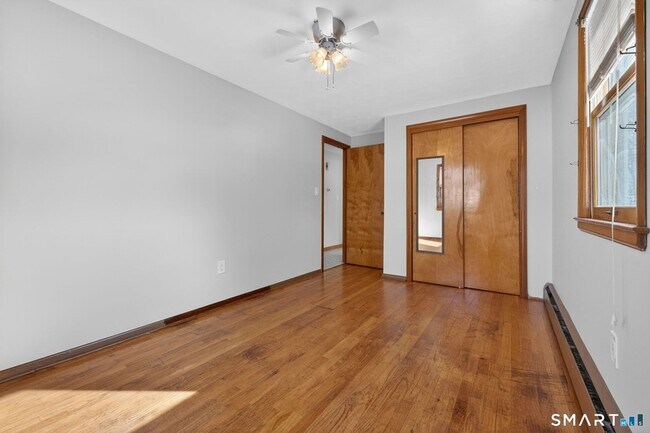 Building Photo - 985 Slater Rd