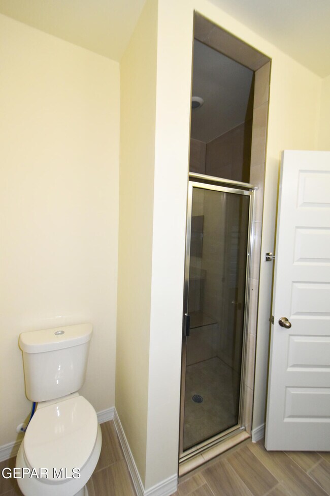 Building Photo - 902 Bromyard