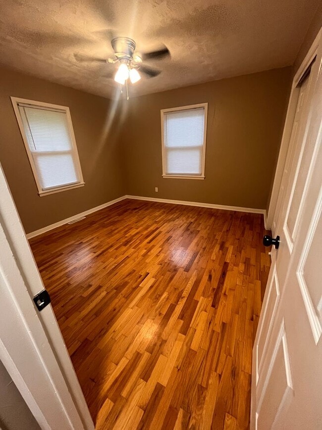 Building Photo - 3 bedroom 2 bathroom located near MSU