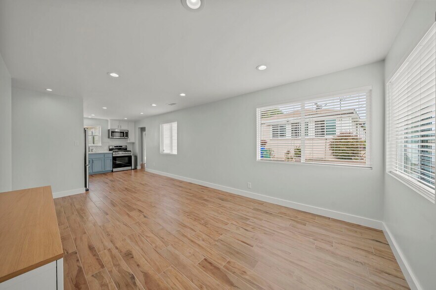 Building Photo - 6364 Osler St