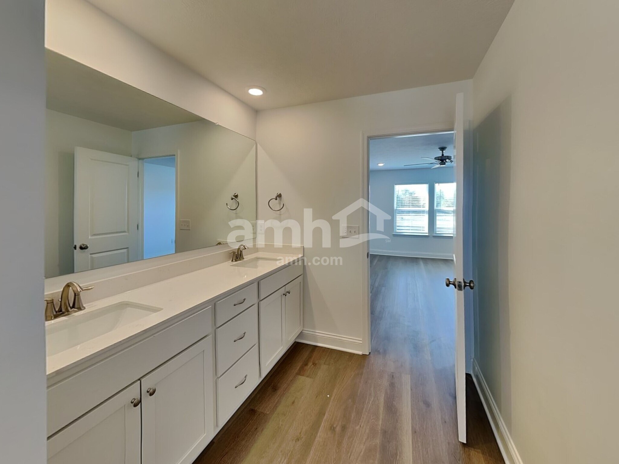 Building Photo - 9181 Henley Ave