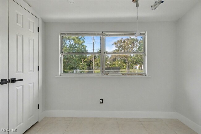 Building Photo - 138 Brooks Rd