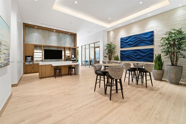 Building Photo - 153 N Seabreeze Blvd