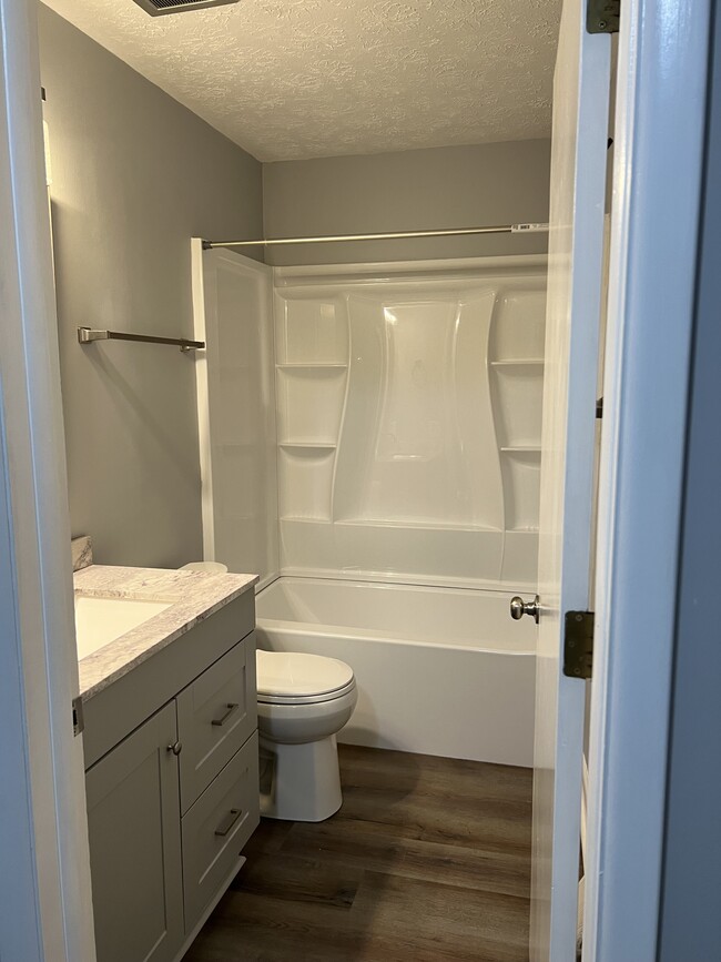 Full bathroom upstairs - 1606 Smith Rd