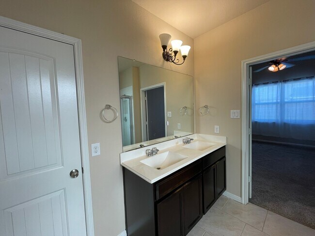 Building Photo - 1826 Bravos Manor Ln