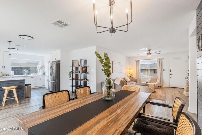 Building Photo - 2529 E Commonwealth Cir