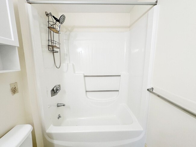Building Photo - Holden: 2 Bed 1 Bath, Heat & Hot Water Inc...