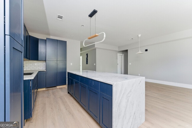 Building Photo - 1409 Northwest Dr NW