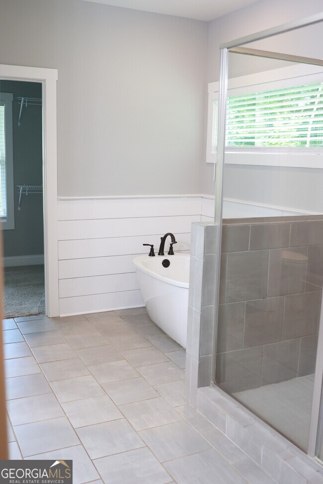Building Photo - 135 Jessica Ct