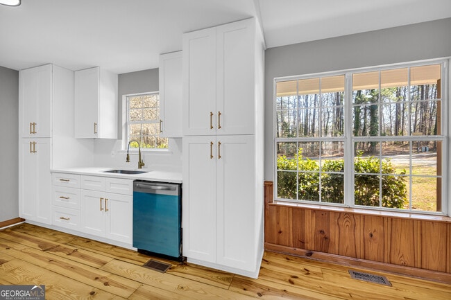 Building Photo - 106 Degrandis Ln NE