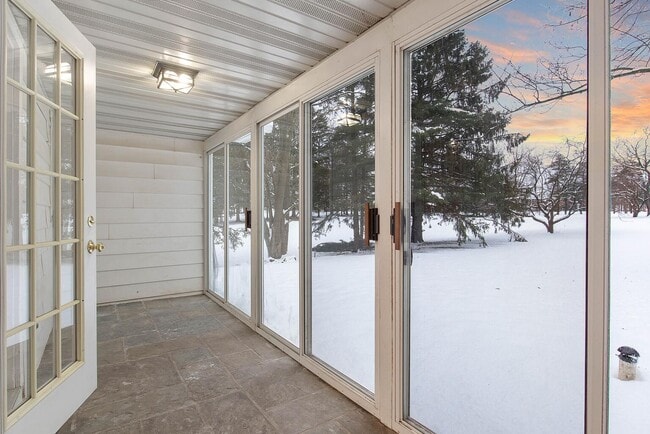 Building Photo - 4489 Pompey Center Rd