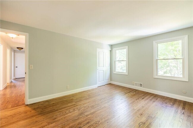 Building Photo - 104 Tumbleweed Dr