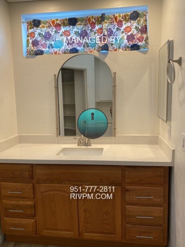 Building Photo - 3 bed 2 bath Orangecrest home Coming Soon