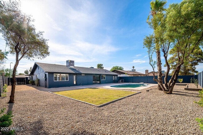 Building Photo - 9209 N 48th Dr