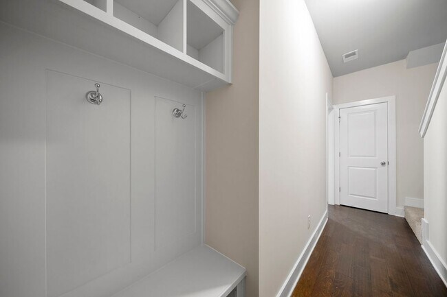 Building Photo - 3761 Oxford Cir