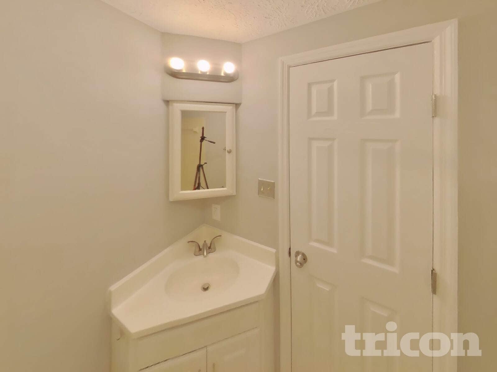 Building Photo - 2551 Log Mill Ct