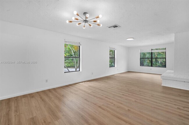 Building Photo - 5096 SW 28th Terrace