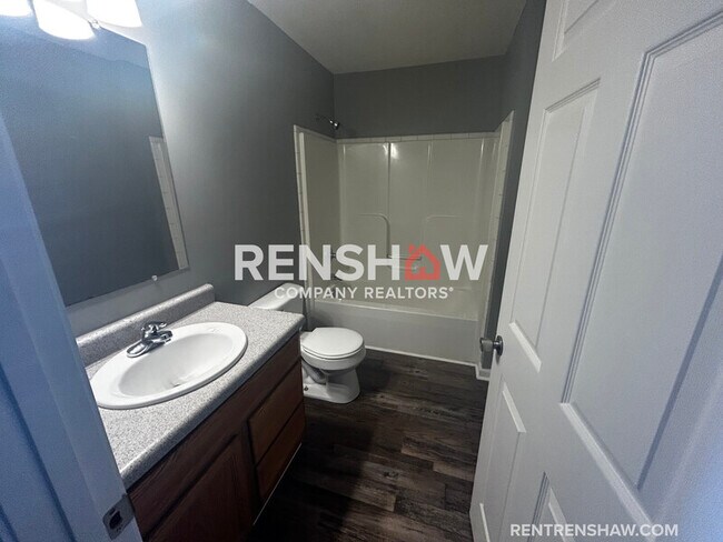 Building Photo - 157 Cloverdale St