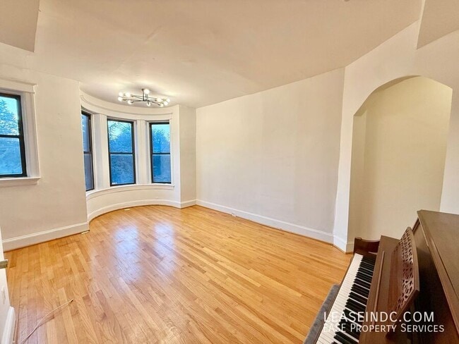 Building Photo - 3238 13th St NW