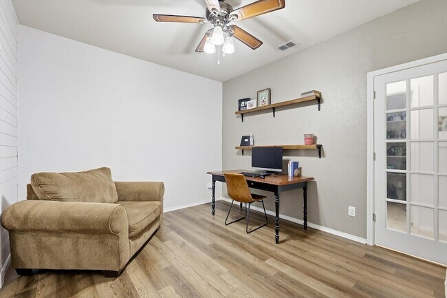 Building Photo - 253 Calvert St