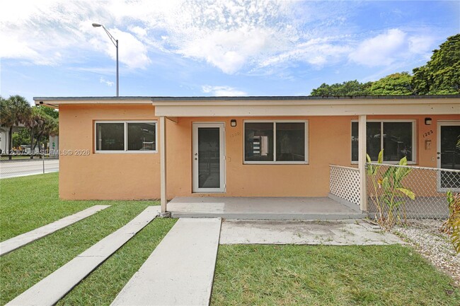 Building Photo - 1202 NW 34th St