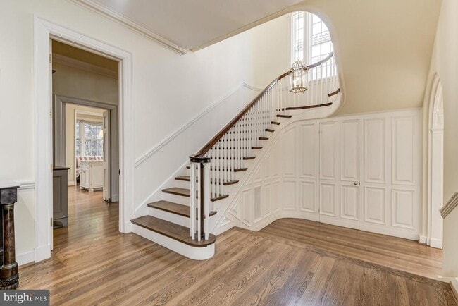 Building Photo - 2425 California St NW