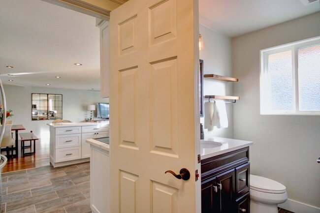 Building Photo - 3 Bedroom, 2.5 Home. Available NOW!!!!