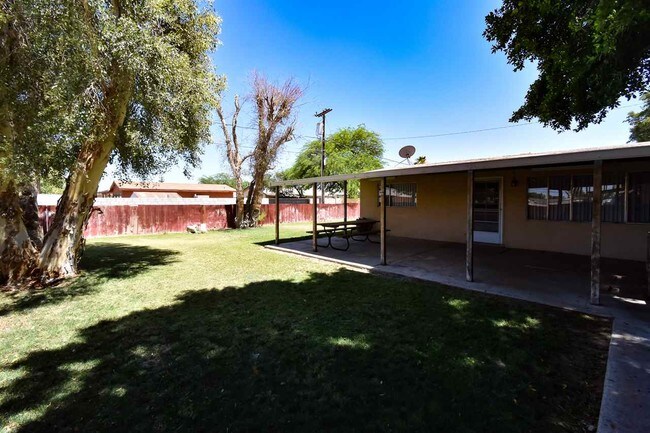 Building Photo - 2861 S 1st Ave