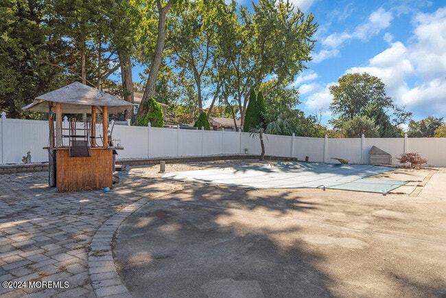 Building Photo - 691 Sussex Ct