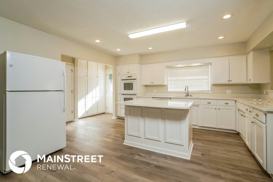 Building Photo - 2868 Holly Ridge Dr