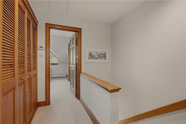 Building Photo - 158 Narragansett Ave