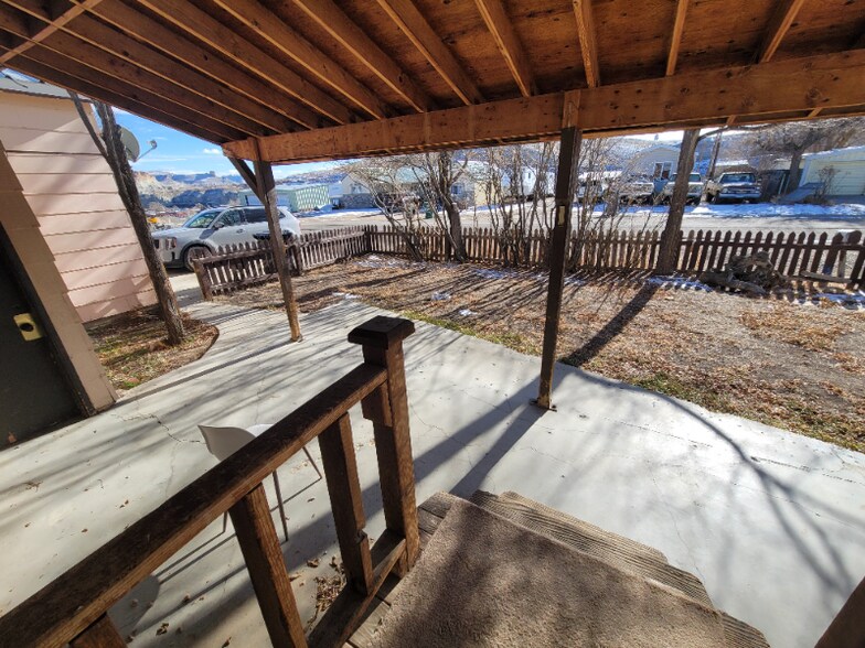 Building Photo - 595 Charles Ave